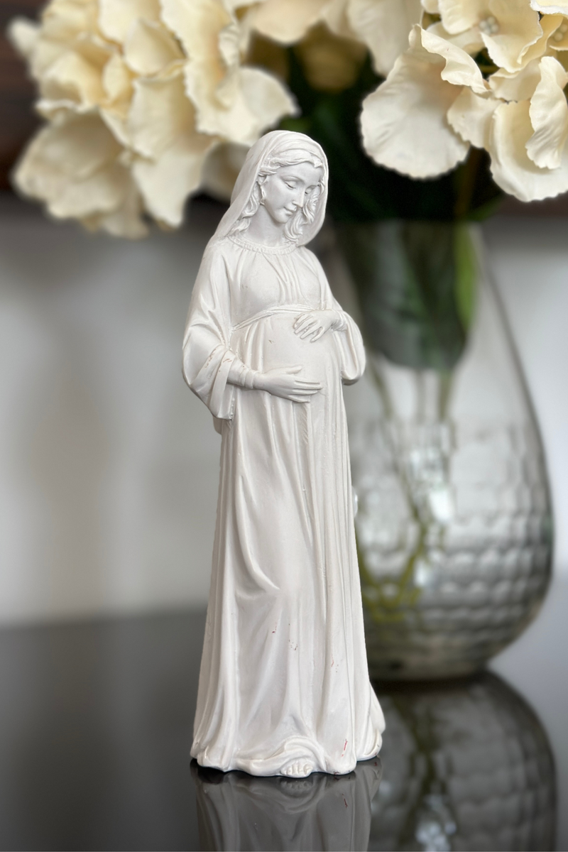 Virgen Dulce Espera  - 20 cm en Resina